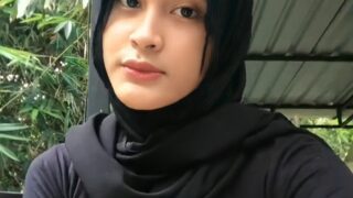 Viral!!!Cewek Hijab Hanya Memakai Bra Top Global Indonesia 2025